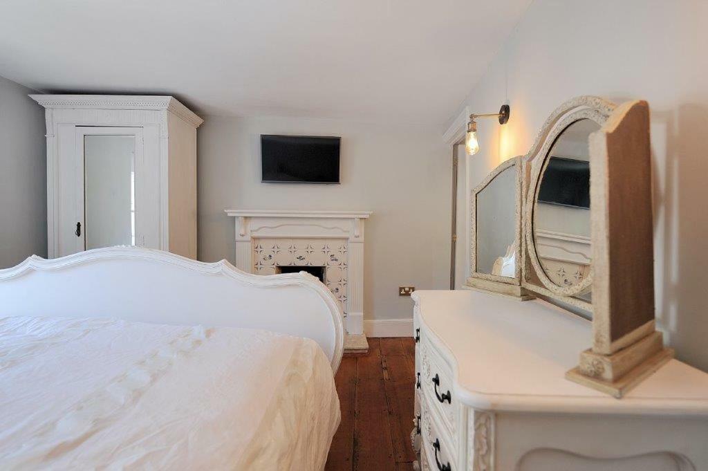 Little Monmouth 4 Bedroom Cottage, Old Town Lyme Regis, Dog Friendly And Parking Dış mekan fotoğraf